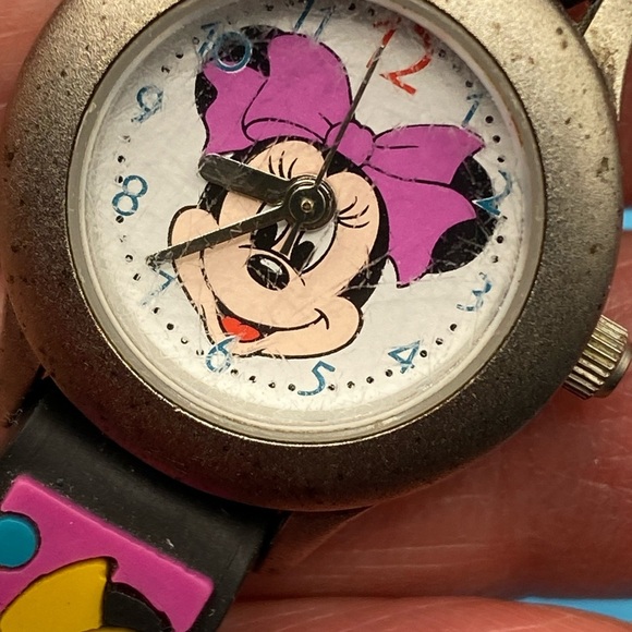 DISNEY Minnie Mouse Disney Store Ladies Girls Watch Pink Silicone Band - Picture 2 of 8